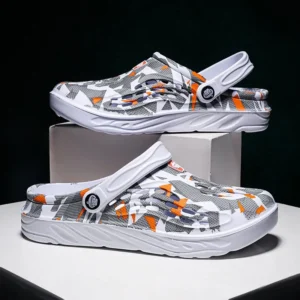 New Fashion Sandals Men Clog Sandals Comfortable Breathable Beach Sandals Men Women Clogs Slippers Soft Bottom Men Shoes